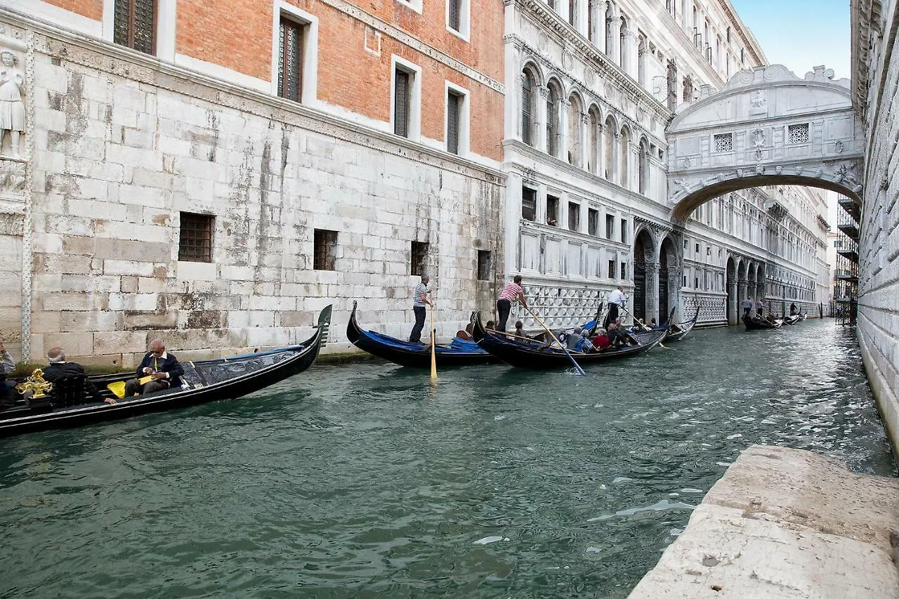 Appartement Biennale Ca Dario à Venise