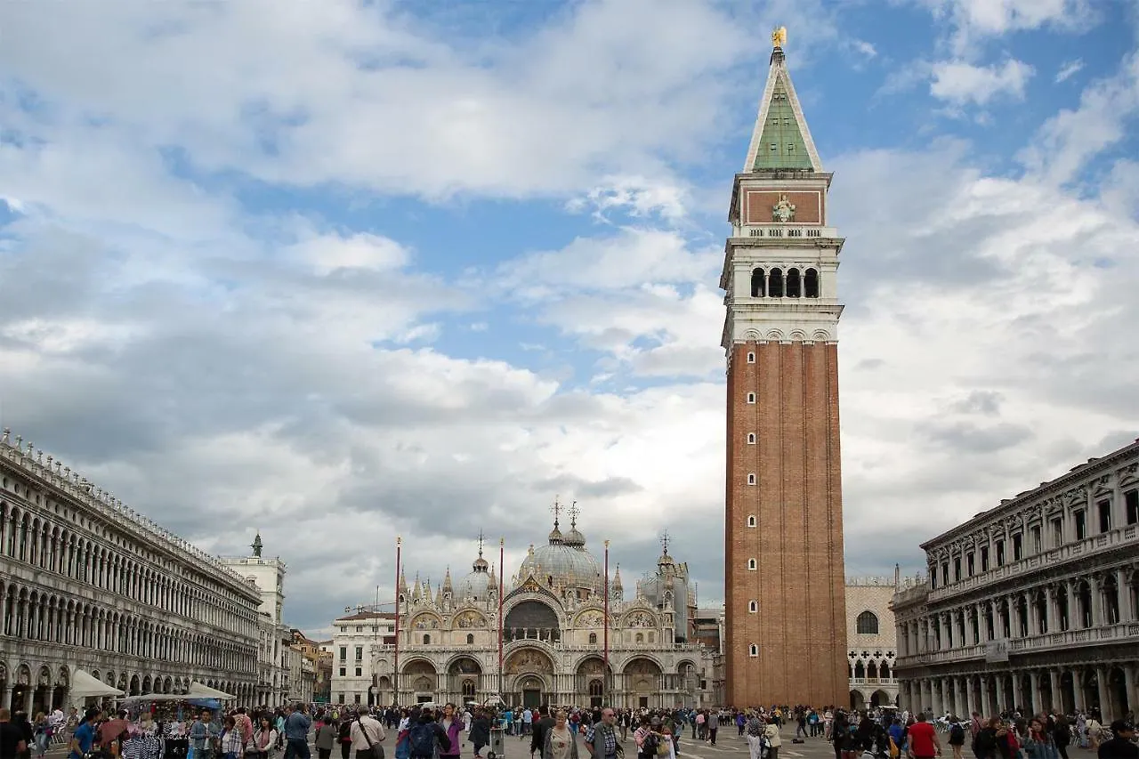 Biennale Ca Dario Apartment Venice