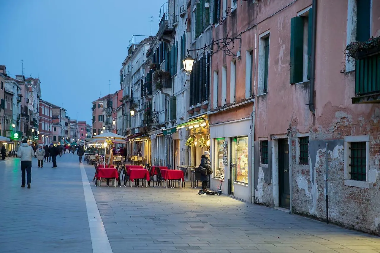 Biennale Ca Dario Apartment Venice